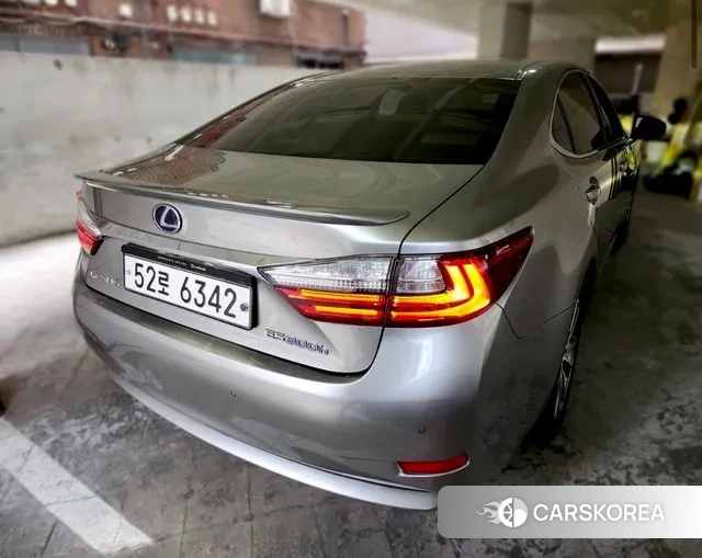 Lexus New ES300h 2018 Серый из Кореи