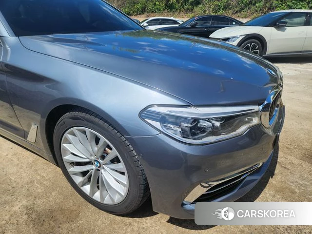 BMW 5 Series (G30) 2020 Серебристо-серый из Кореи