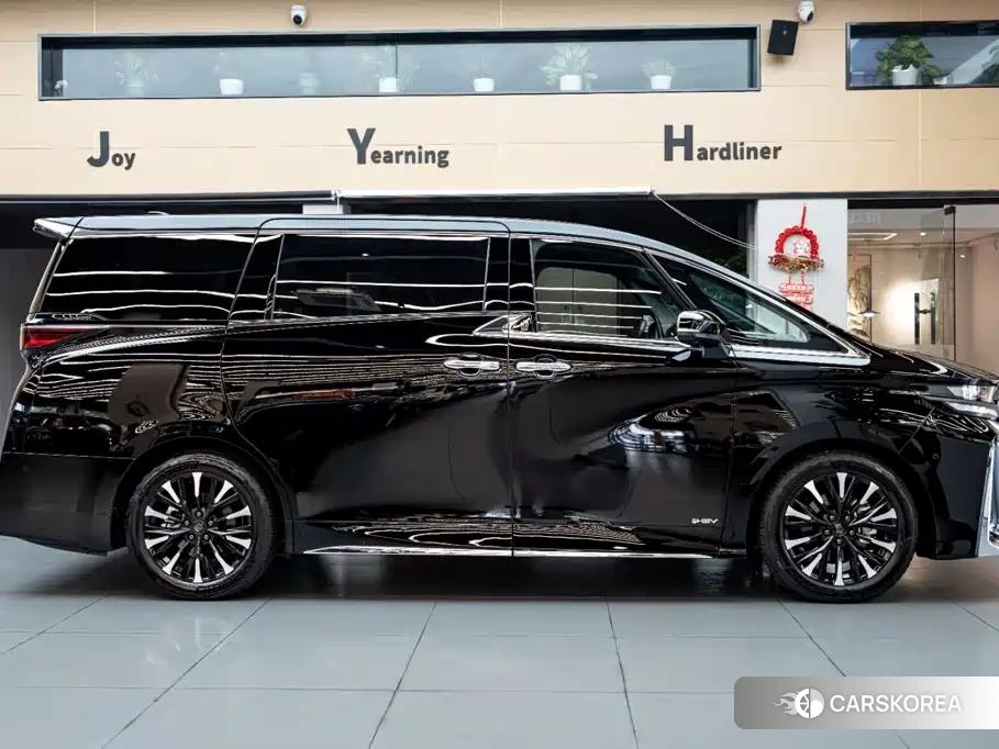 Toyota Vellfire 2025 Черный из Китая