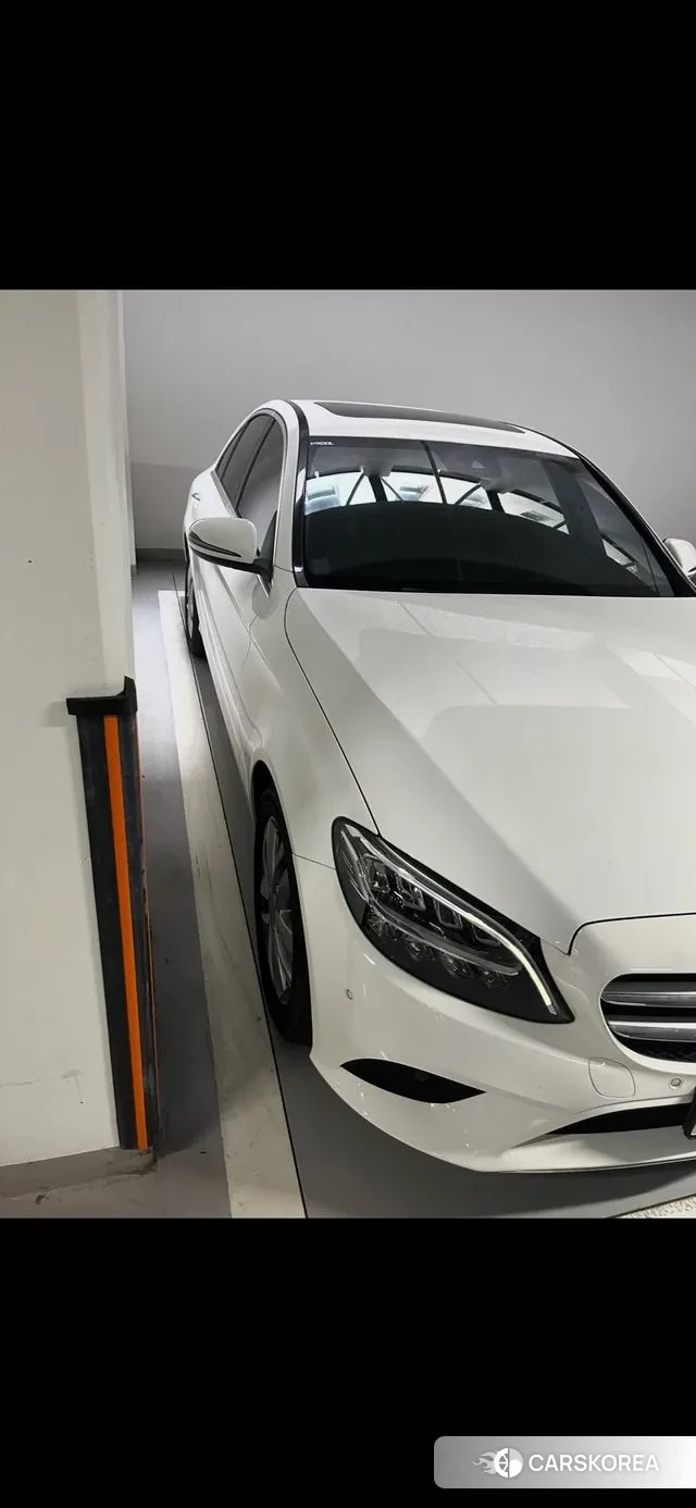 Mercedes-Benz C-Class W205 2019 Белый из Кореи