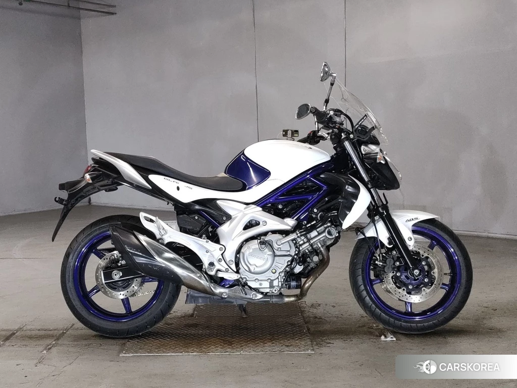 Проданный Suzuki GLADIUS 400 2010 из Японии
