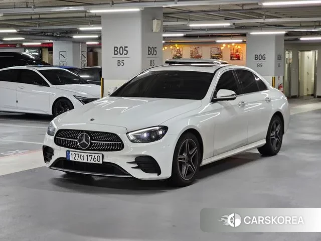 Mercedes-Benz E-Class W213 2023 Белый из Кореи