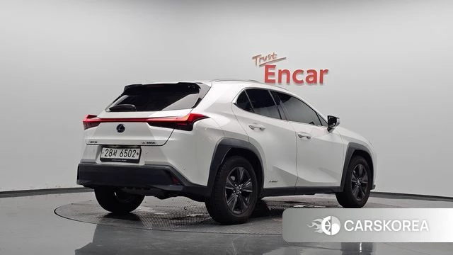 Lexus UX250h 2019 Белый из Кореи