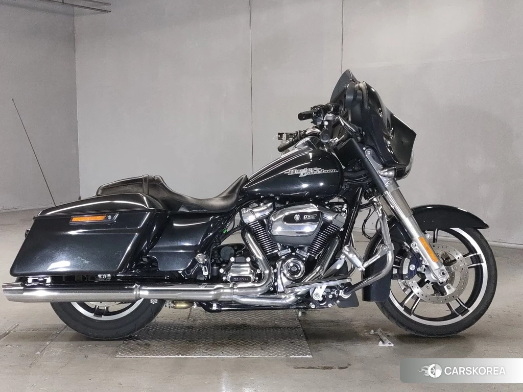 Проданный Harley-Davidson Street Glide FLHX1750 2018 из Японии