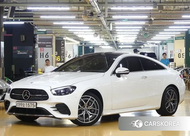 Mercedes-Benz E-Class W213 2022 Белый из Кореи