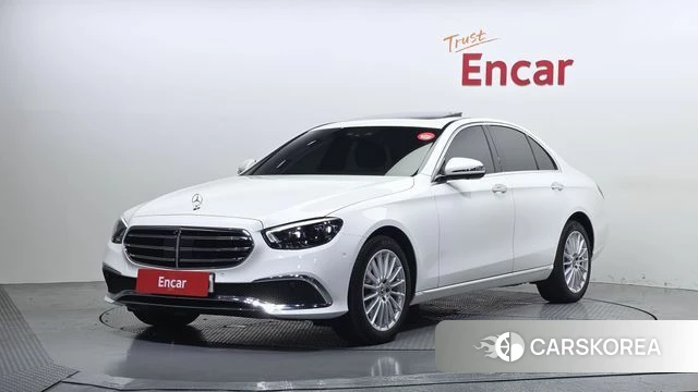 Mercedes-Benz E-Class W213 2023 Белый из Кореи