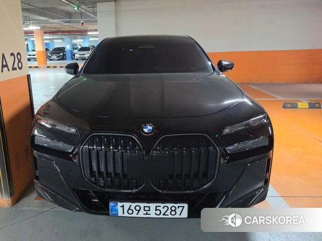 BMW 7 Series (G70) 2025 Черный из Кореи