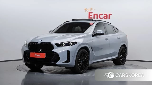 BMW X6 (G06) 2026 Светло-серебряный цвет из Кореи