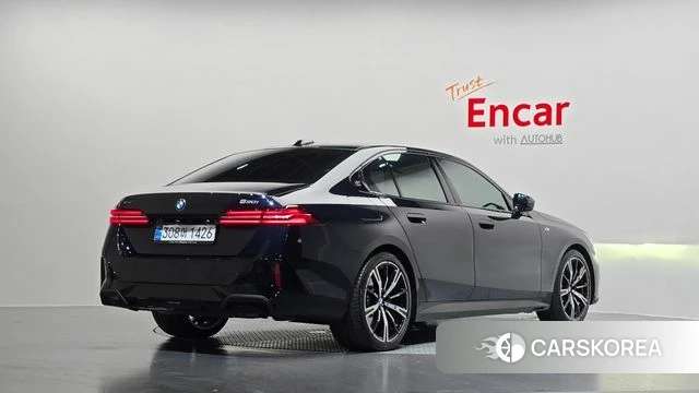 BMW 5 Series (G60) 2025 Черный из Кореи