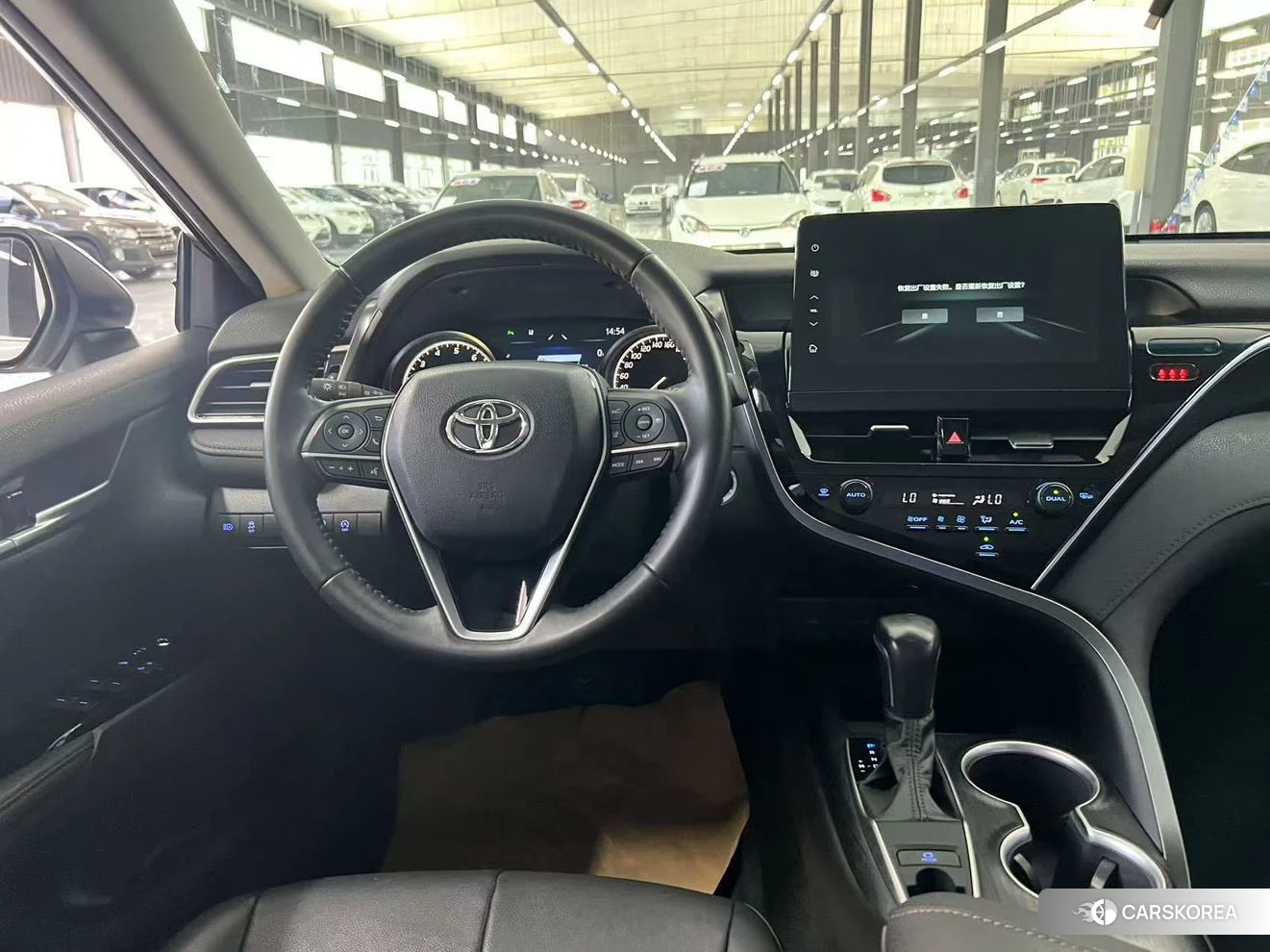 Toyota Camry 2021 Белый из Китая