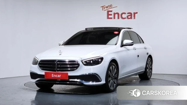 Mercedes-Benz E-Class W213 2021 Белый из Кореи