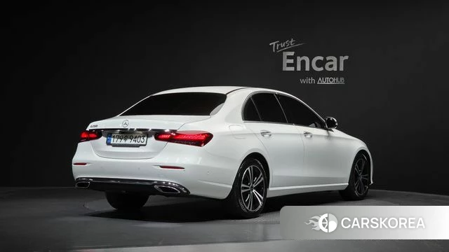 Mercedes-Benz E-Class W213 2022 Белый из Кореи