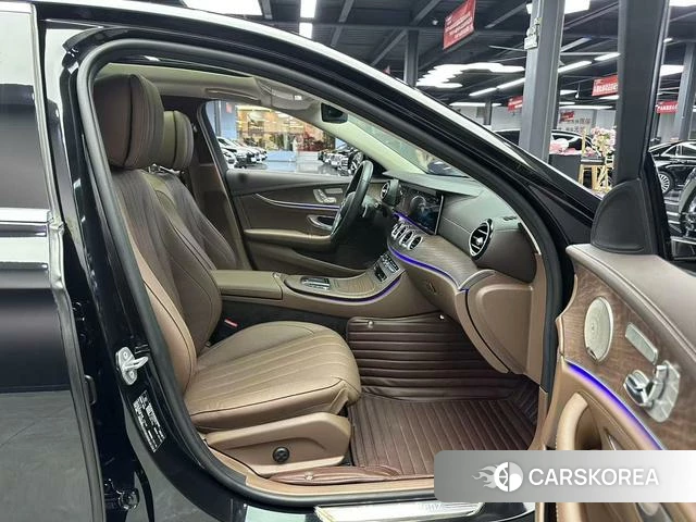 Mercedes-Benz E-class 2021 Черный из Китая