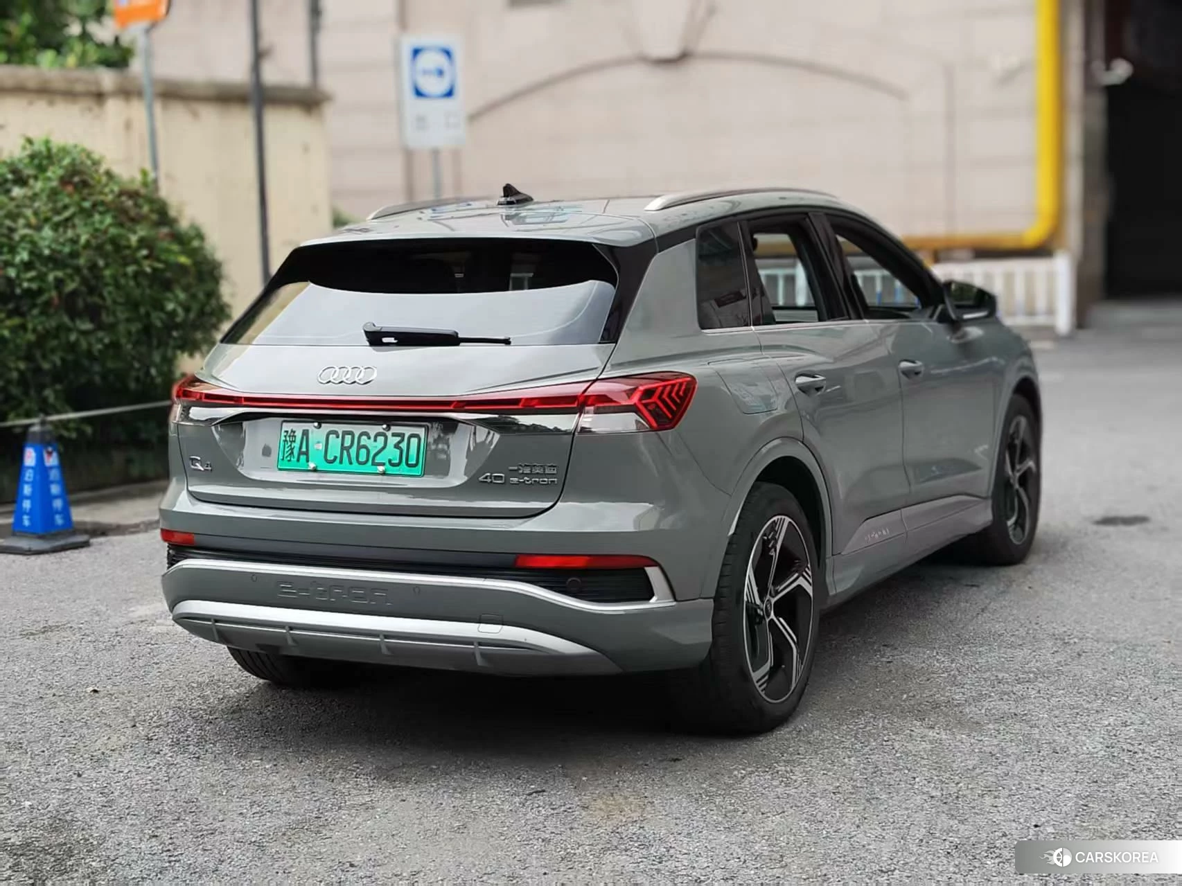Audi Q4 2023 Темно-серый из Китая