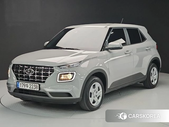 Hyundai Venue 2022 Серебристо-серый из Кореи