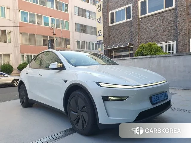 Tesla Model Y 2025 Белый из Кореи
