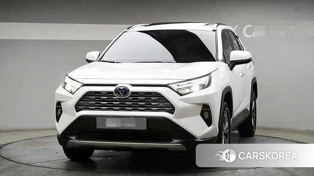Toyota RAV4 5th Generation 2024 Белый из Кореи