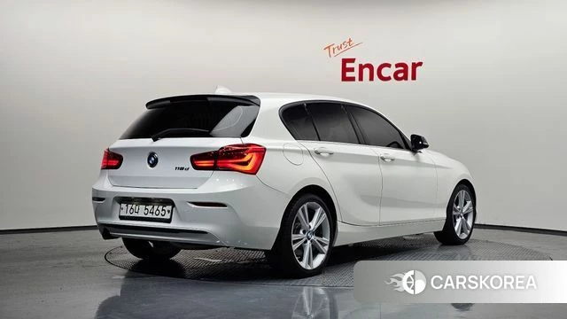 BMW 1 Series (F20) 2019 Белый из Кореи