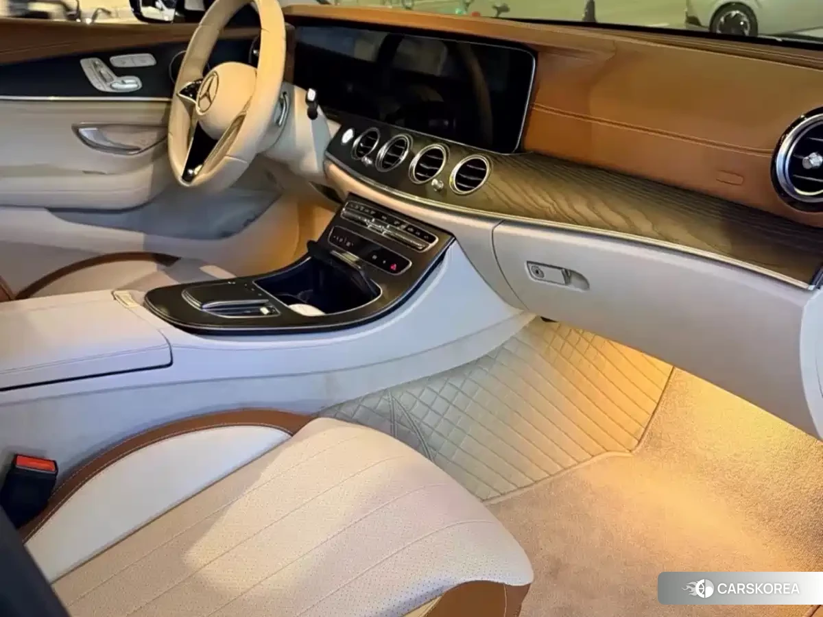 Mercedes-Benz E-Class 2022 Белый из Китая