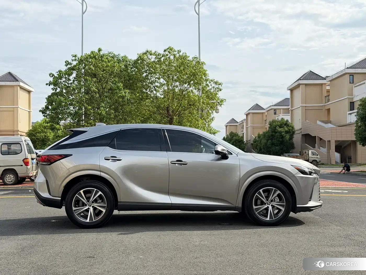 Lexus RX 2025 Silver/gray из Китая
