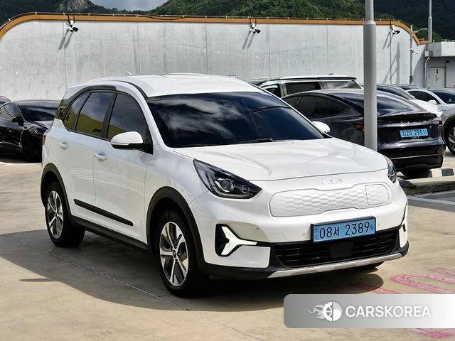 Kia Niro Plus 2023 Белый из Кореи