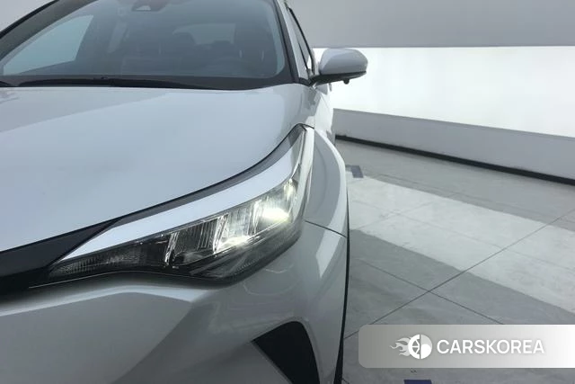 Toyota C-HR 2023 Белый из Китая