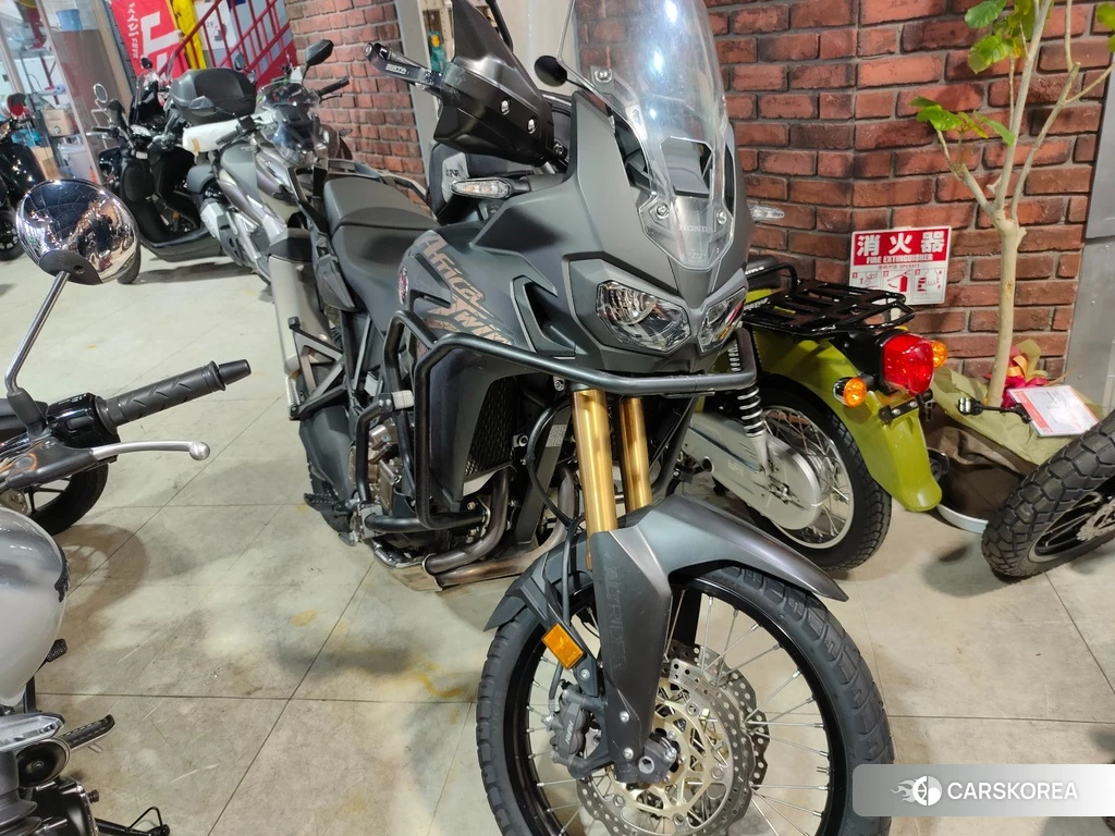 Проданный Honda CRF1000L AFRICA TWIN 2019 из Японии
