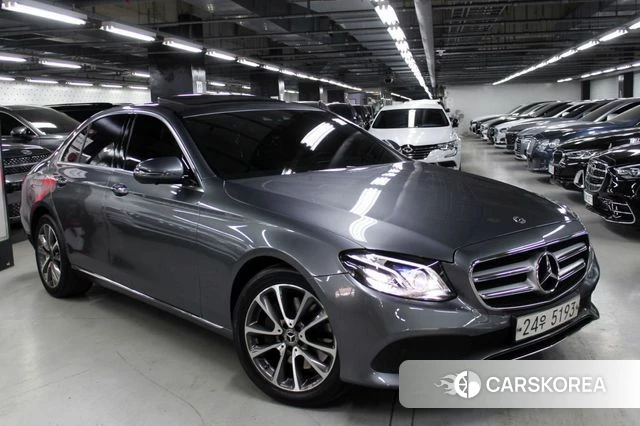 Mercedes-Benz E-Class W213 2018 Серый из Кореи