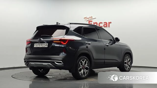 Kia Seltos 2021 Серый из Кореи