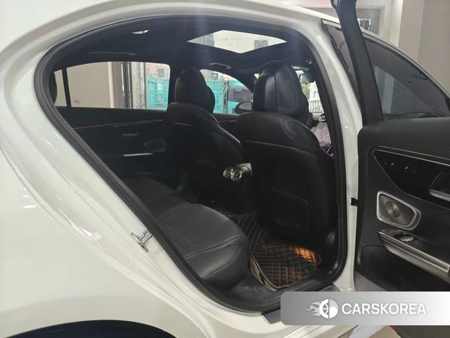 Mercedes-Benz Class C 2023 Белый из Китая