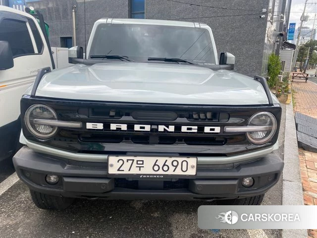 Ford Bronco 6th Generation 2025 Небесно-голубой из Кореи