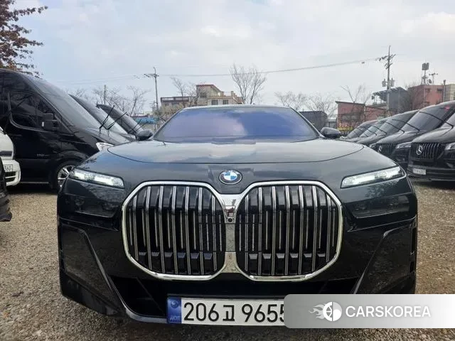 BMW 7 Series (G70) 2024 Черный из Кореи