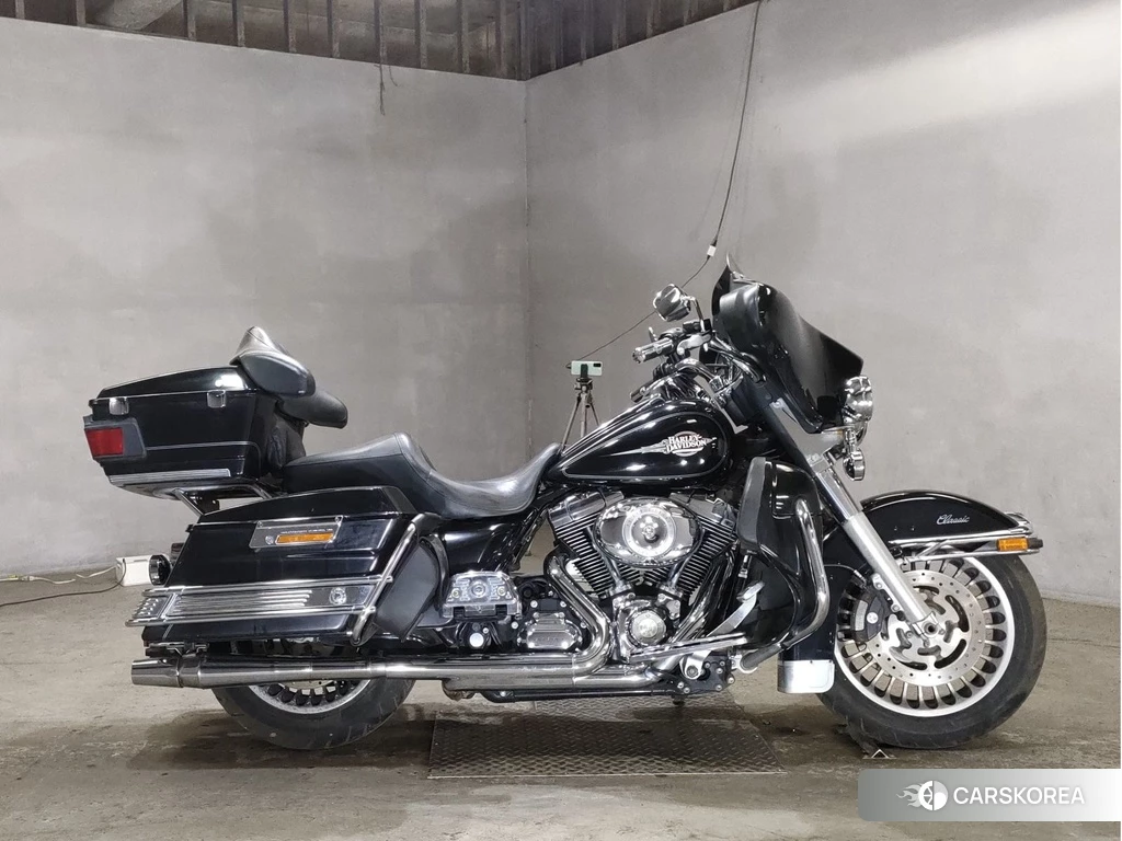 Проданный Harley-Davidson Electra Glide FLHTC1580 2010 из Японии, фото 2