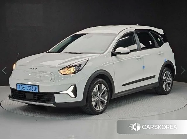 Kia Niro Plus 2023 Белый из Кореи