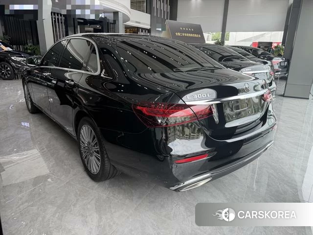 Mercedes-Benz E-class 2022 Черный из Китая