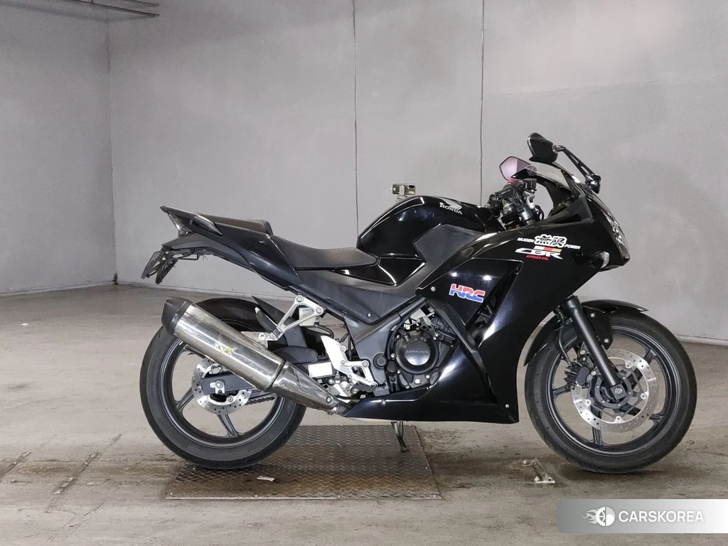 Проданный Honda CBR250R 2015 из Японии