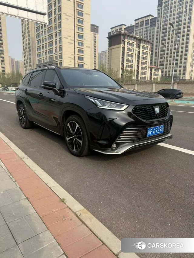 Toyota Crown Lufang 2023 Черный из Китая
