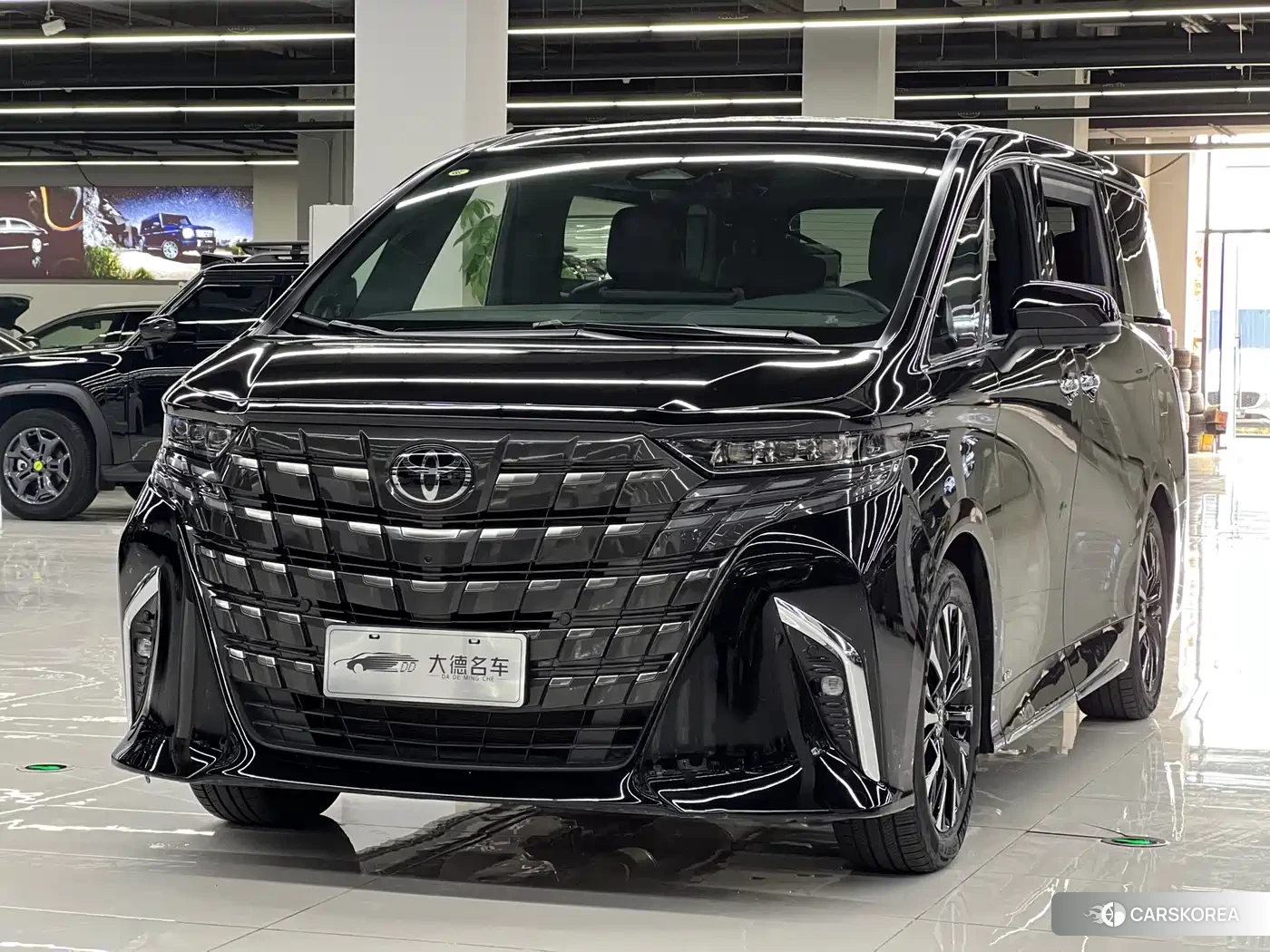 Toyota Elfa 2026 Черный из Китая
