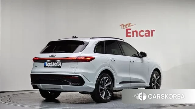 Audi Q5 (80A) 2025 Белый из Кореи