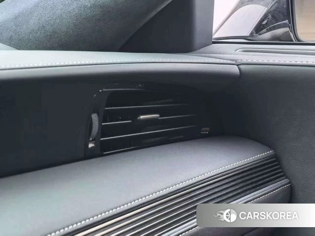 Lexus LS 2021 Серебристо-серый из Китая