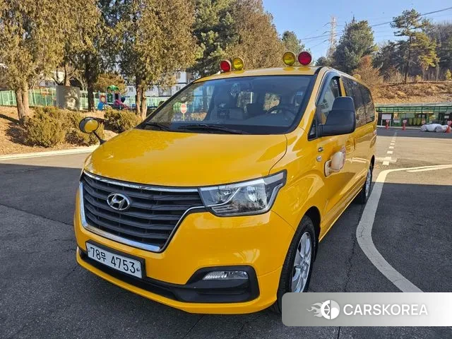 Hyundai The New Grand Starex 2018 Желтый из Кореи