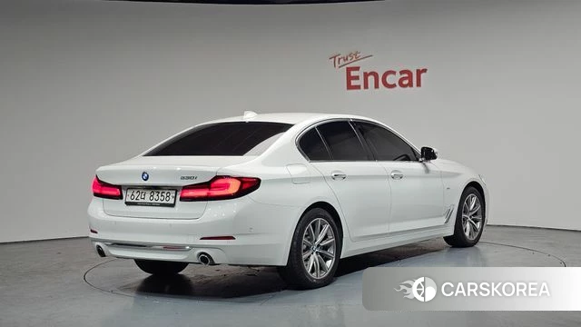 BMW 5 Series (G30) 2018 Белый из Кореи