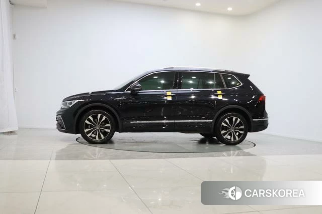 Volkswagen Tiguan L 2022 Черный из Китая