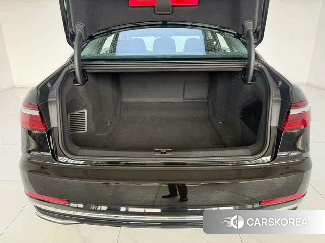 Audi A8 2022 Черный из Китая