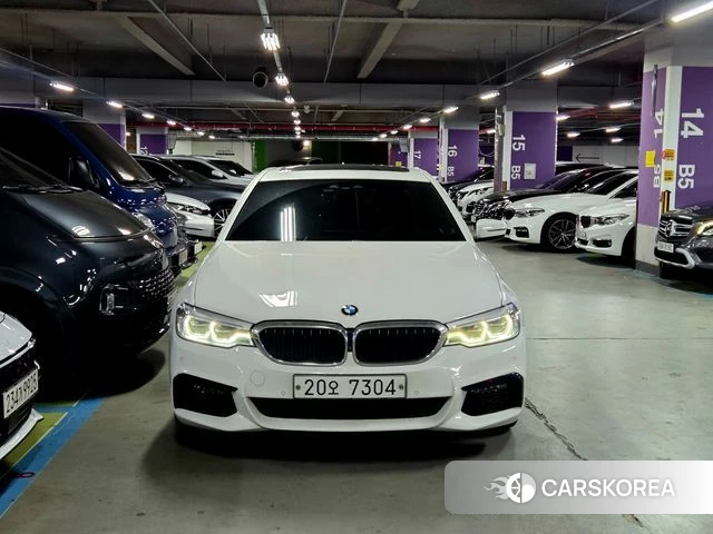 BMW 5 Series (G30) 2019 Белый из Кореи