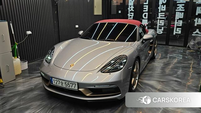 Porsche 718 Boxster 2021 Серебряный из Кореи