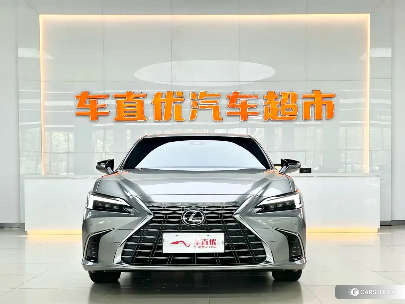 Lexus ES 2025 Silver/gray из Китая