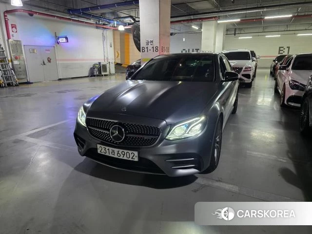 Mercedes-Benz E-Class W213 2019 Серебристо-серый из Кореи