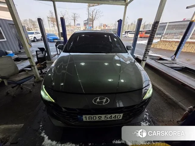 Hyundai Avante (CN7) 2022 Серебристо-серый из Кореи