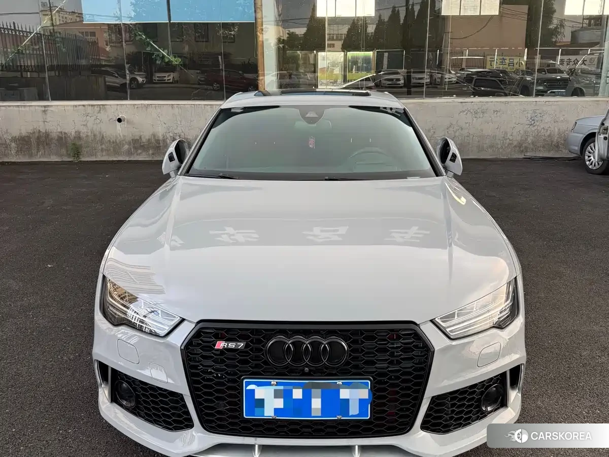 Audi A7 2018 Белый из Китая